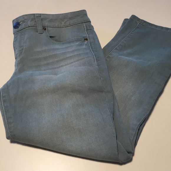 SO Denim - So Light Green Denim Jean Capris